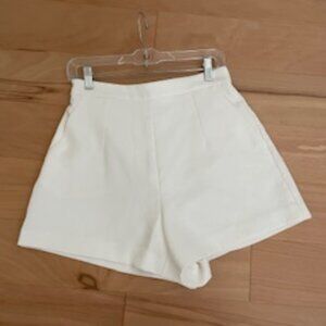 Kookai Wafer Shorts size 40 in Natural White / The Alba shorts
